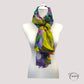 Foulard noué dans les cheveux pour un style bohème chic
