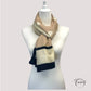Motifs tendance du foulard blanc et rose en détail