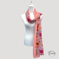 Foulard rose poudré avec broderies florales multicolores