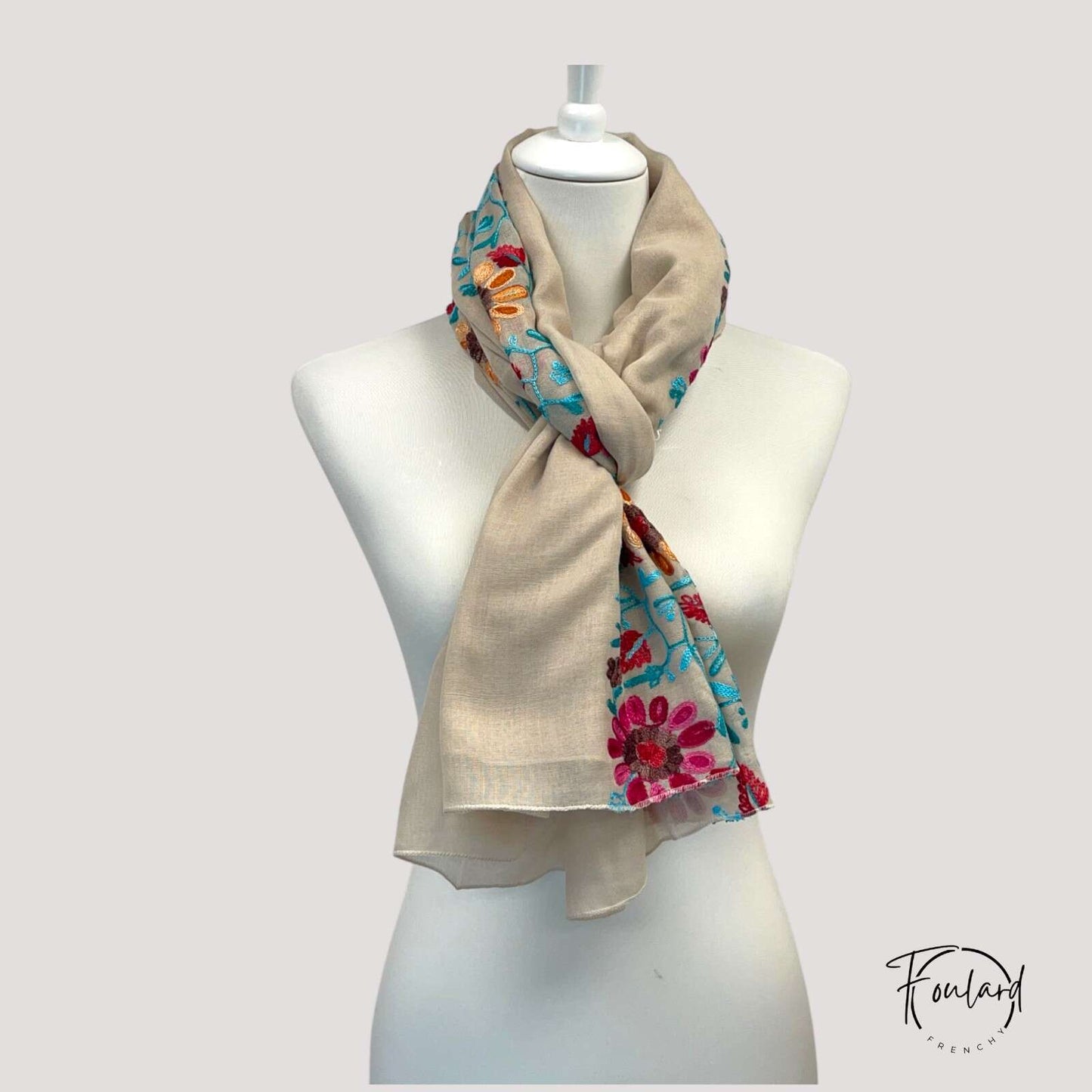Vue d'ensemble du foulard beige 180x90 cm