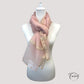 Foulard élégant drapé sur les épaules