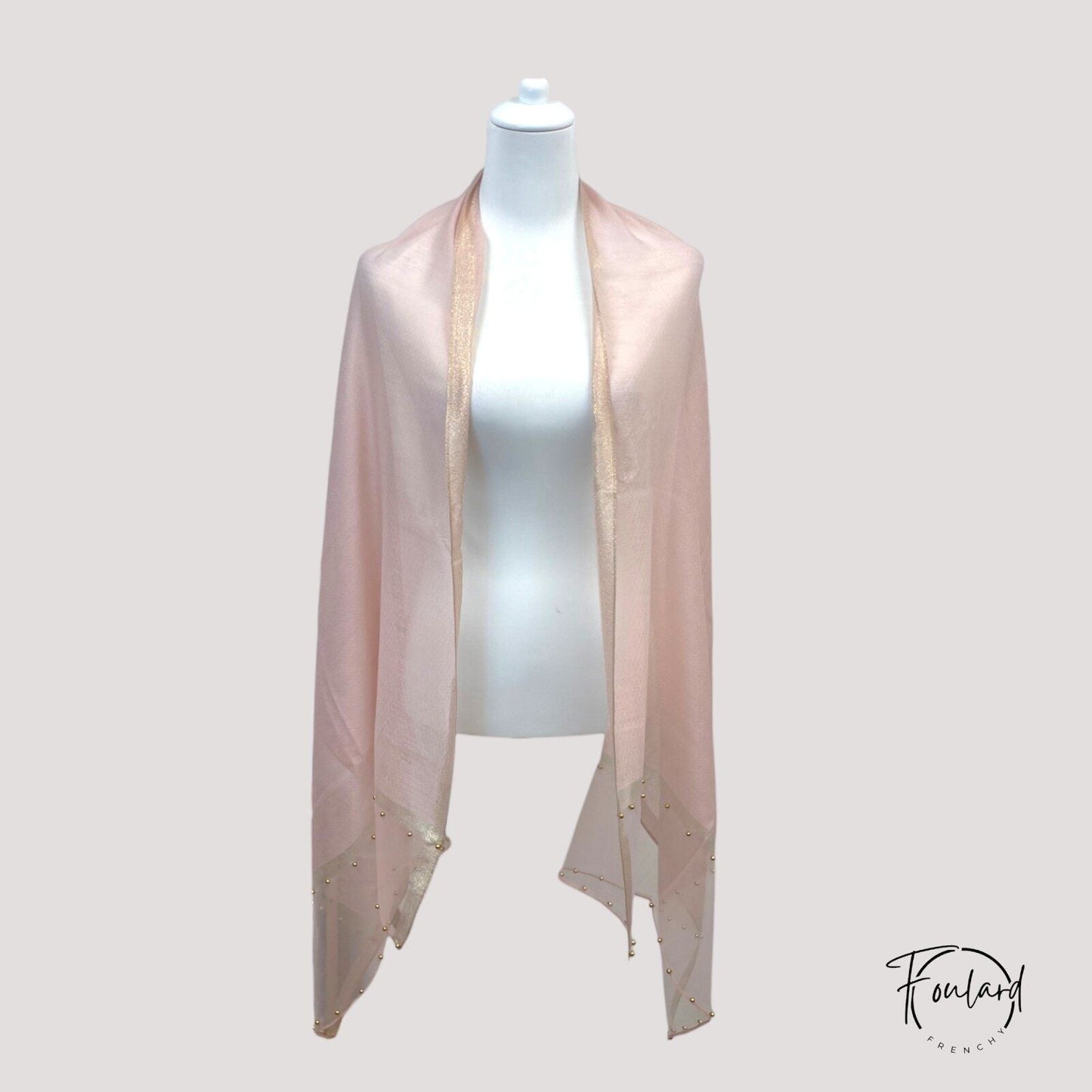 Foulard rose clair avec voile doré et perles