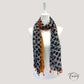 Texture douce du foulard orange en polyester