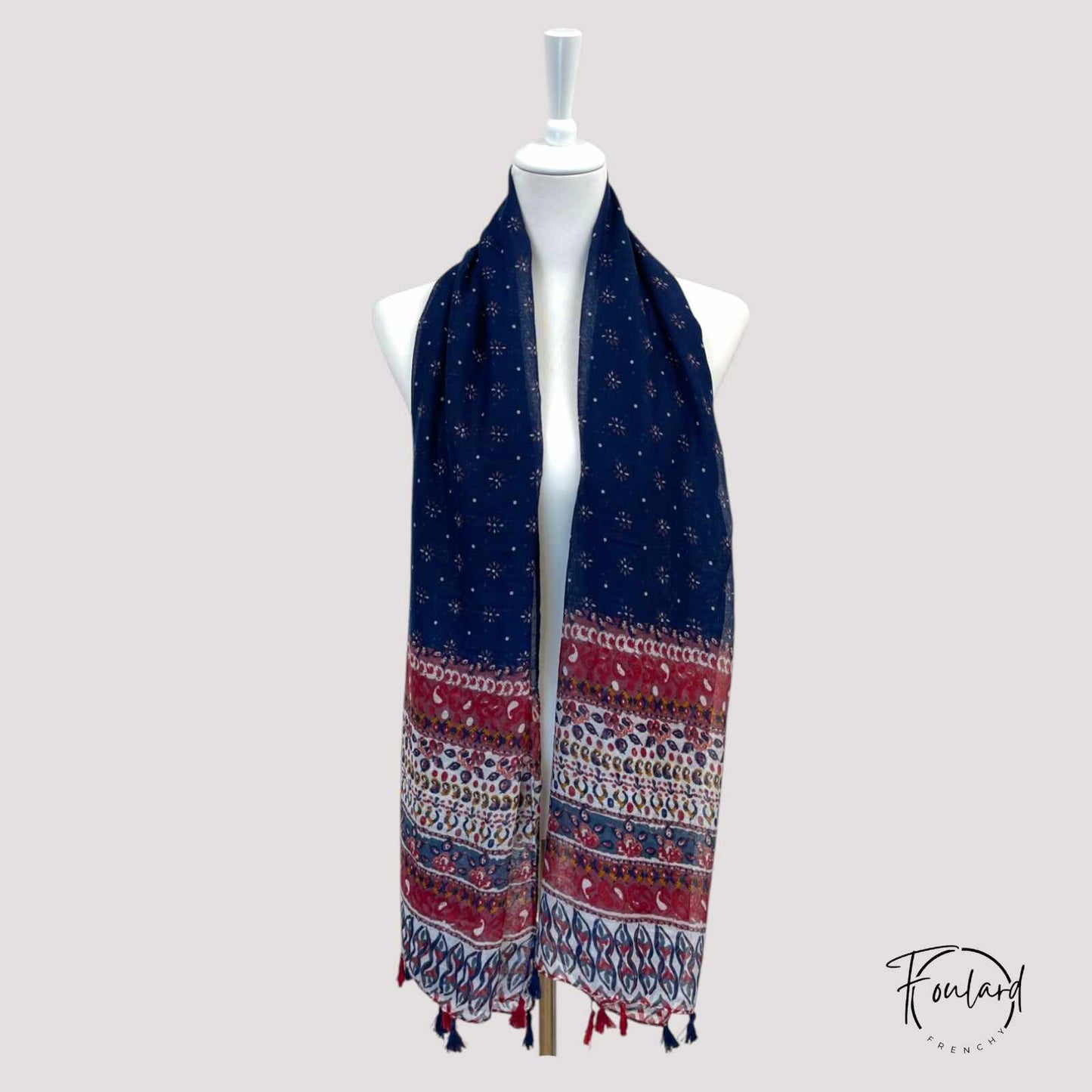 Foulard en polyester, texture satinée