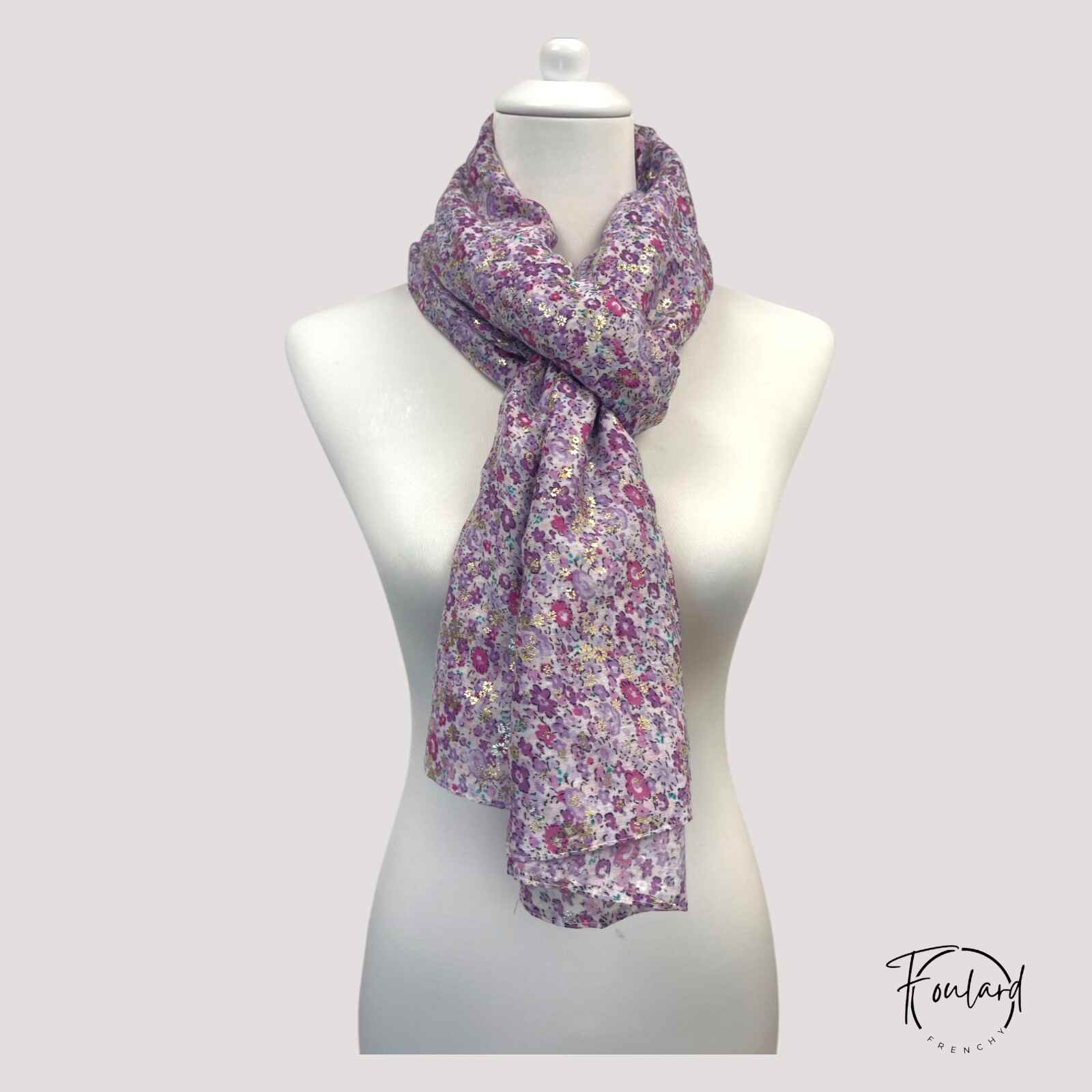 Foulard élégant en polyester avec motifs floraux et touches dorées