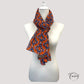 Foulard rectangulaire drapé sur mannequin, texture légère