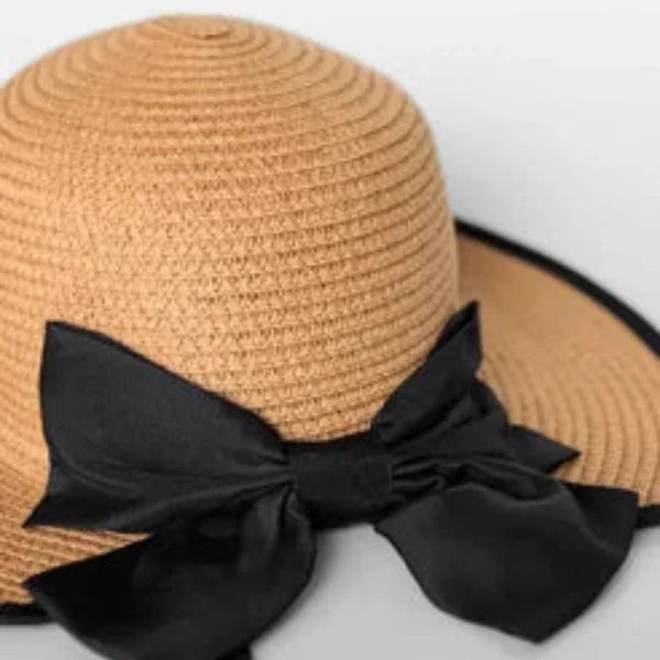 Chapeau de paille en gros plan, détails de la tresse