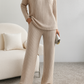 Mannequin en position relax, pyjama en gros plan