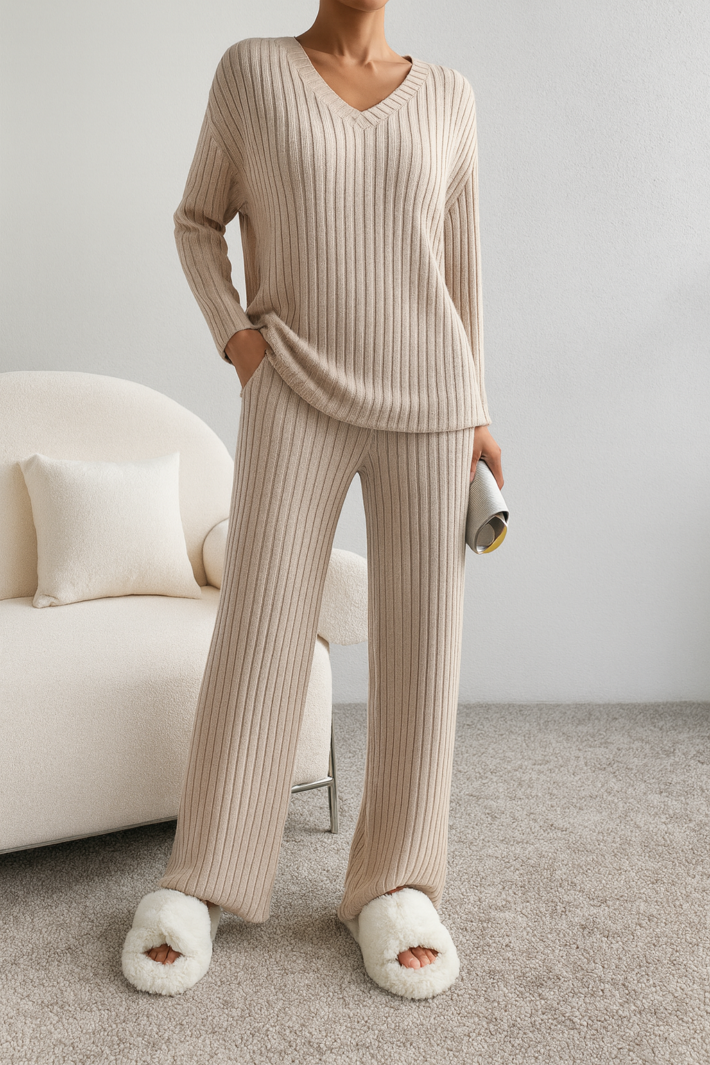 Mannequin en position relax, pyjama en gros plan