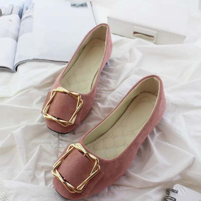 Vue arrière des ballerines montrant la finition soignée