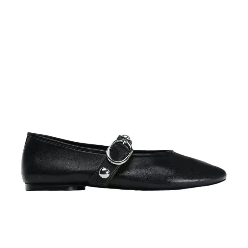 Ballerines noires avec bride cloutée et semelle souple