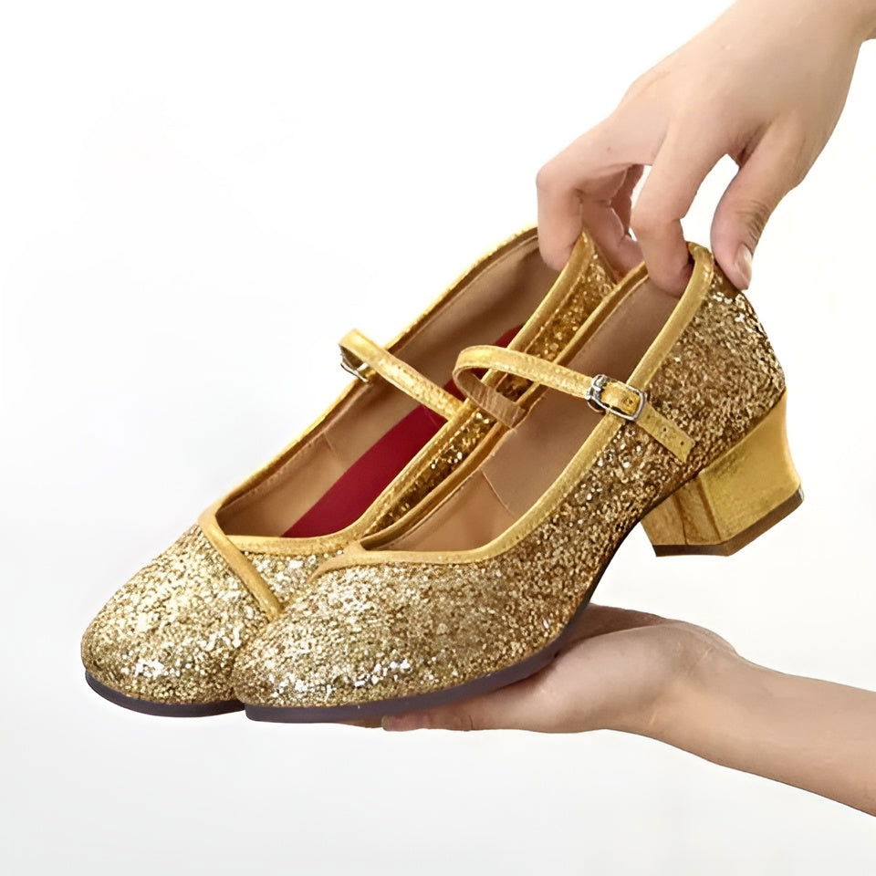 Vue de dessus des ballerines révélant leur design raffiné