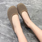 Vue de dessus des ballerines montrant leur design épuré