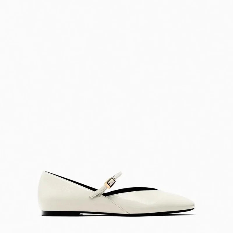 Vue de dessus des ballerines avec design épuré