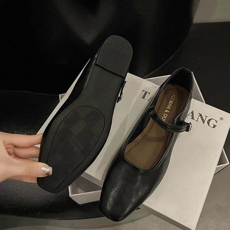 Vue de dessus des ballerines, soulignant le confort et la souplesse