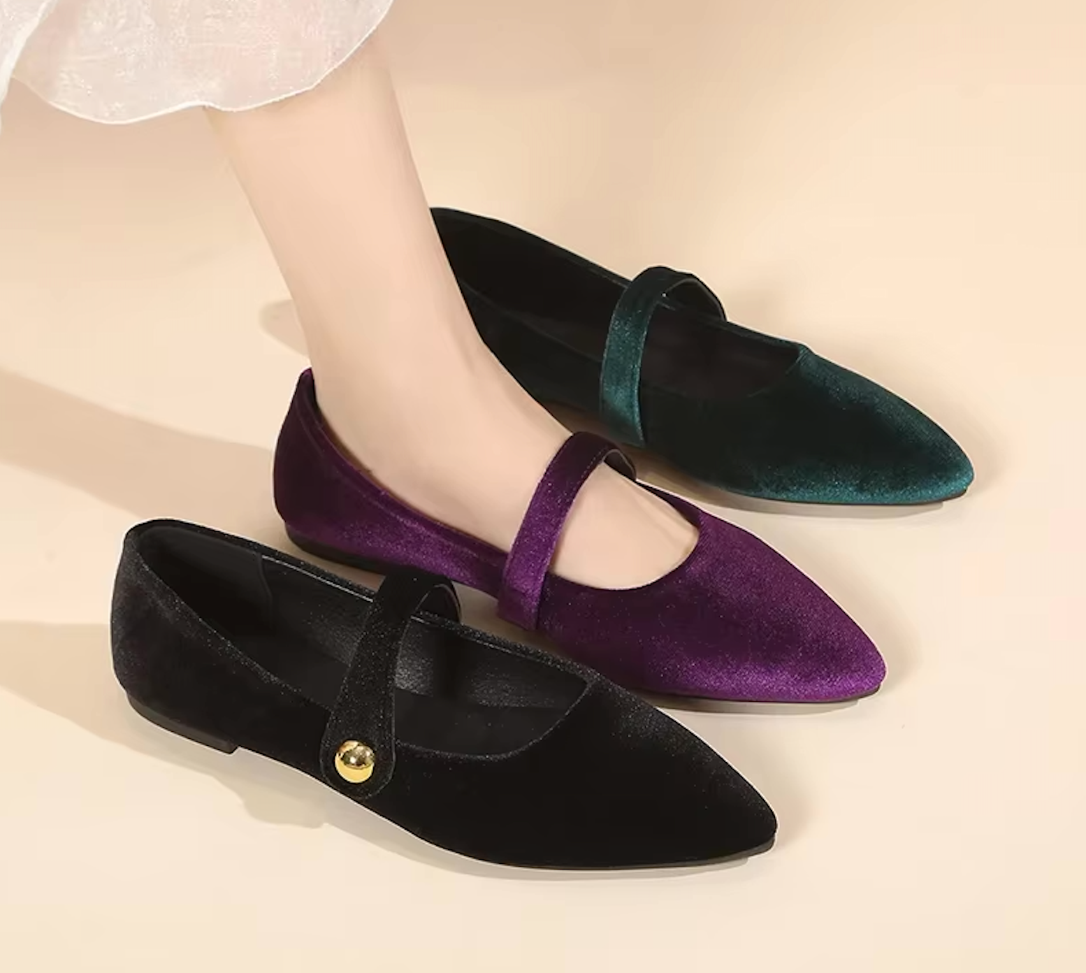 Vue arrière des ballerines montrant le talon bas