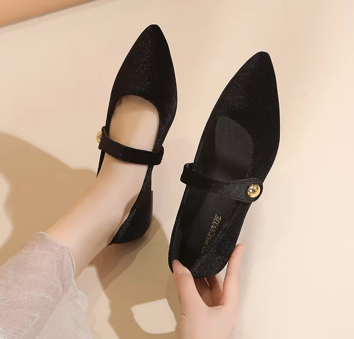 Ballerines en velours avec lumière naturelle