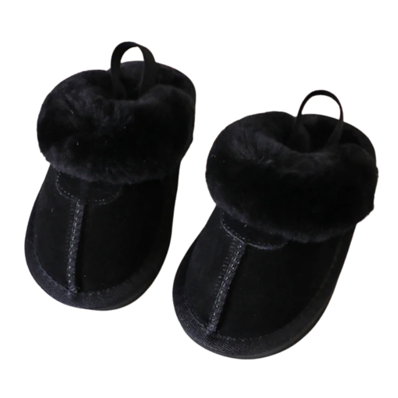 Chaussons noirs pour enfants, design en peluche douce