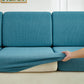 Housse bleue ciel installée sur un coussin, vue latérale