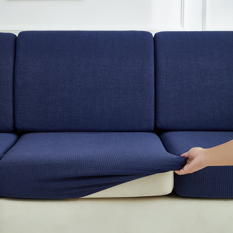 Housse installée sur canapé, vue d'ensemble élégante