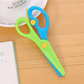 Ciseaux bleus et verts pour enfants, design ergonomique