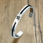 Bracelet jonc OM, design épuré et spirituel