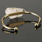 Détail du fermoir du bracelet avec pierre kyanite