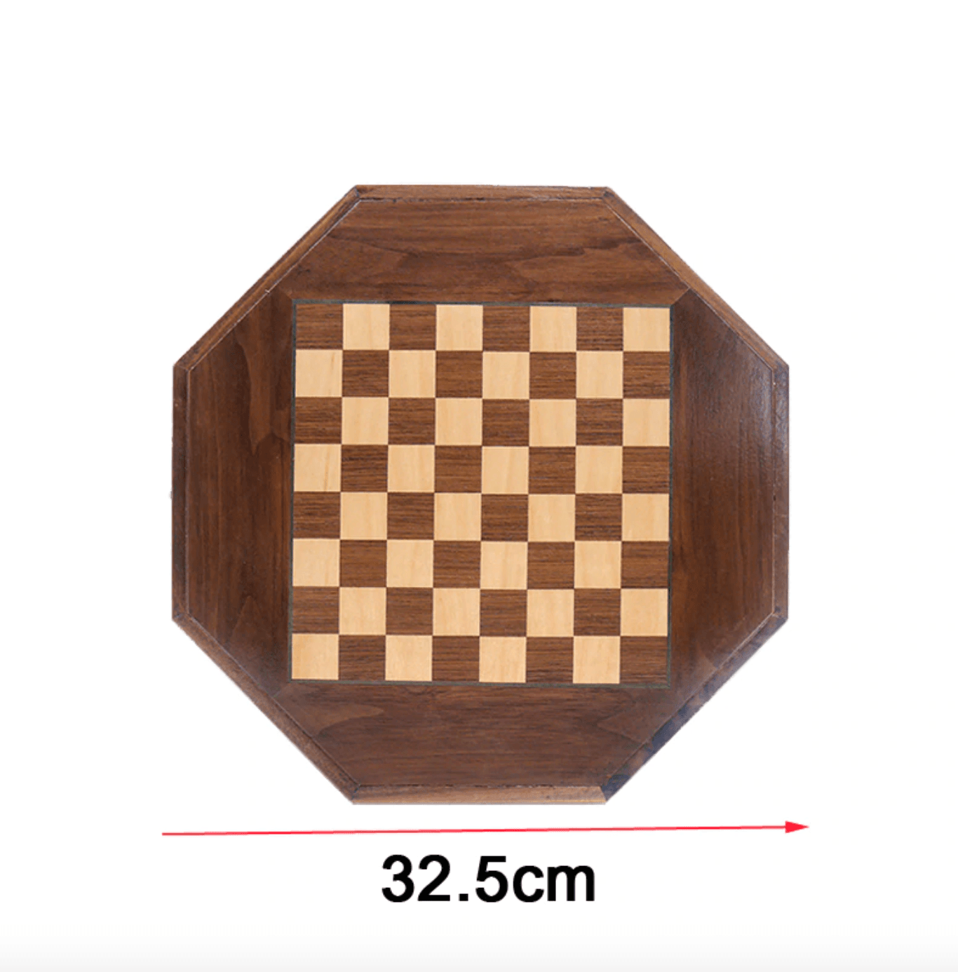Vue rapprochée d'une pièce d'échecs en bois verni