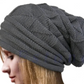 Vue de côté d'un bonnet chaud et stylé