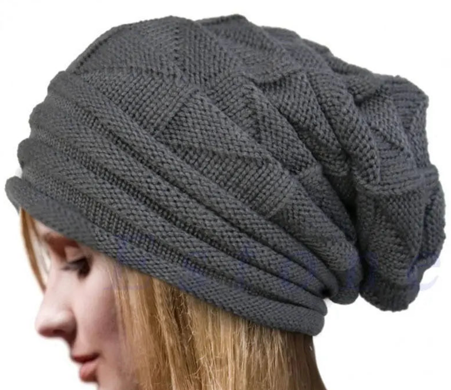 Vue de côté d'un bonnet chaud et stylé