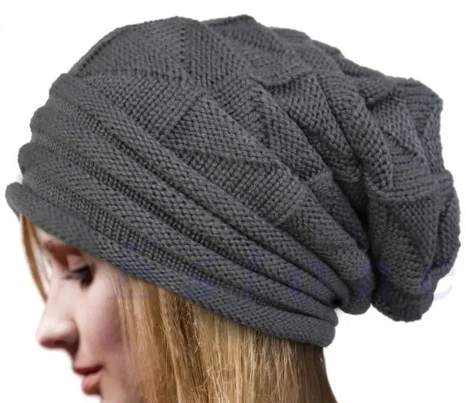 Vue de côté d'un bonnet chaud et stylé