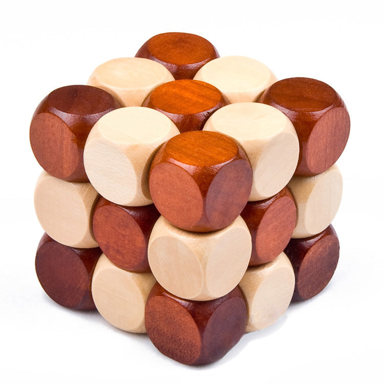 Vue d'ensemble du cube en bois reconstitué