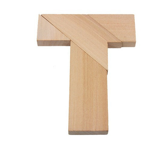 Casse-tête en bois avec la lettre T