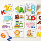Enfant jouant avec des cartes en bois, développant créativité et langage