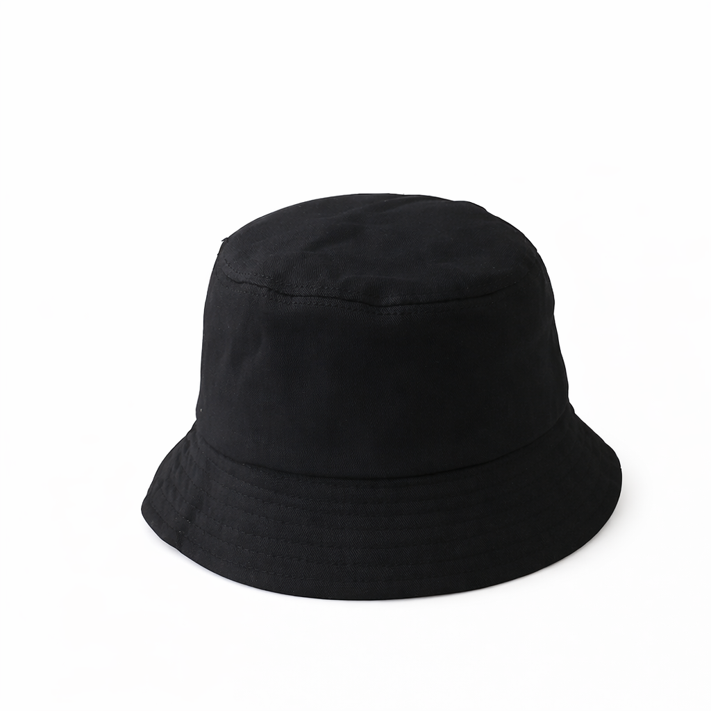 Bob beige porté par une femme, protection solaire en extérieur