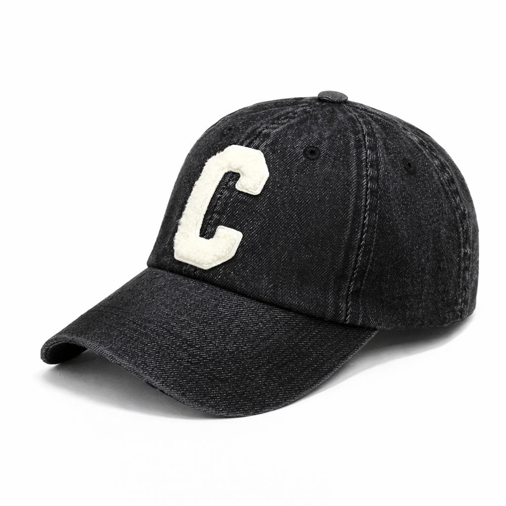 Casquette en denim montrant l'intérieur et la doublure