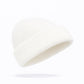 Femme portant un bonnet en cachemire, vue de profil