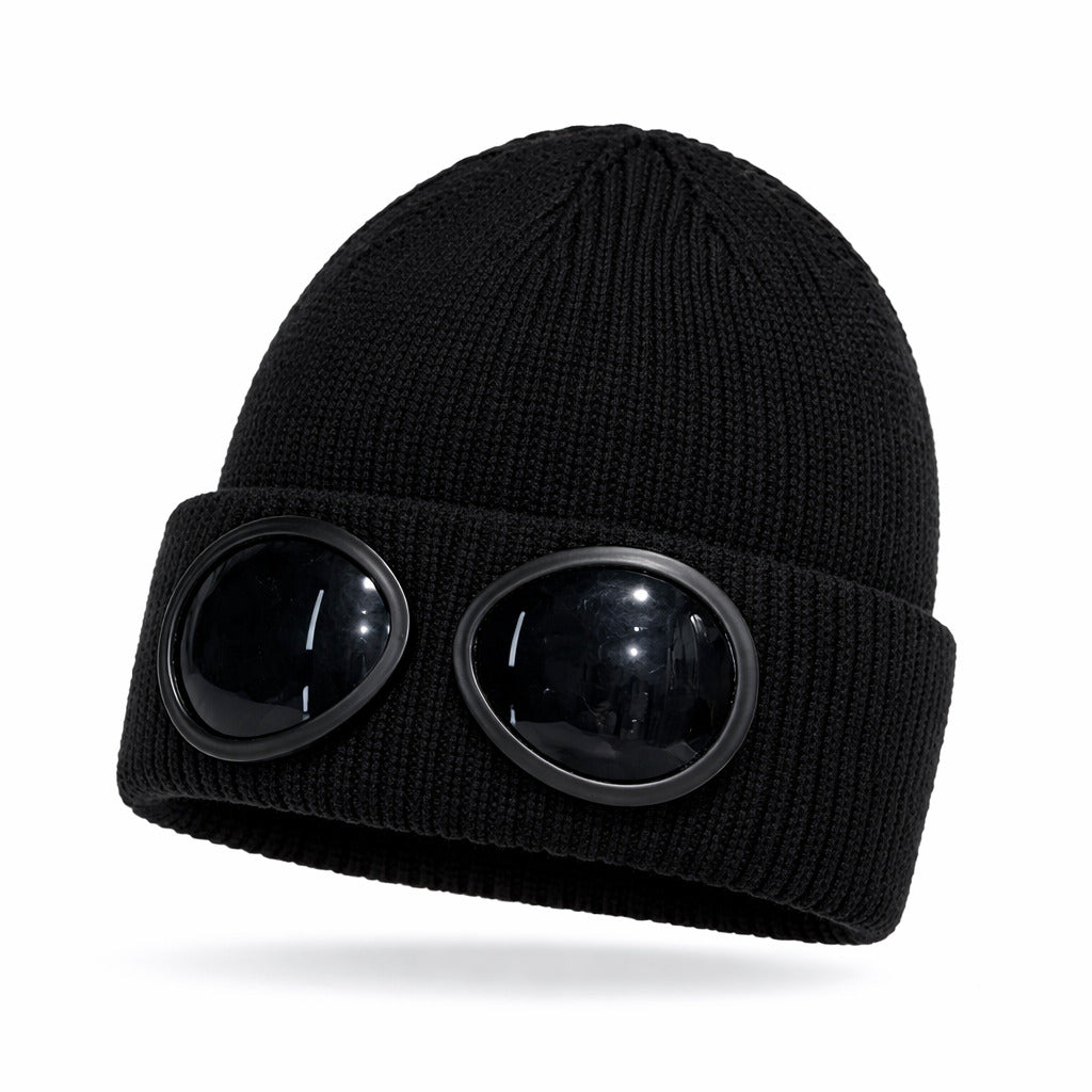Bonnet en maille extensible avec lunettes sur fond clair
