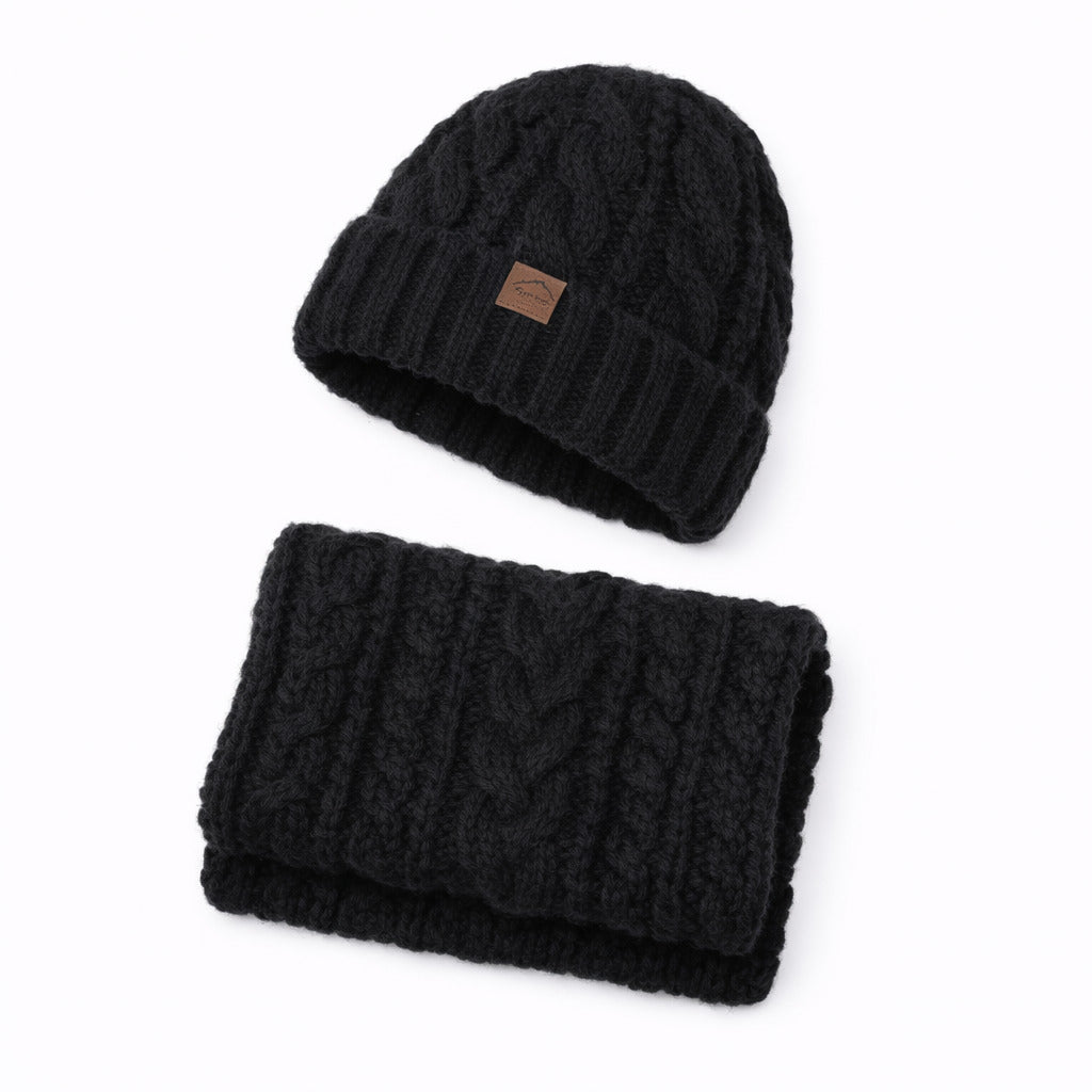 Ensemble tricoté beige, parfait pour l'hiver froid