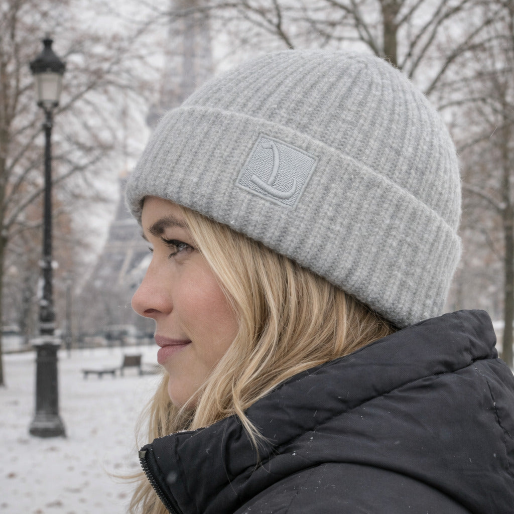 Bonnet en laine côtelé avec revers ajustable