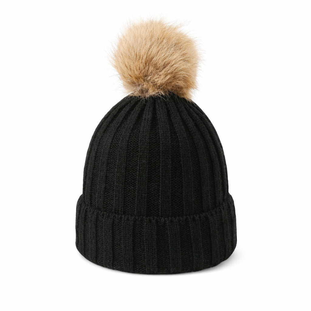 Bonnet en maille épaisse, parfait pour un look hivernal chic