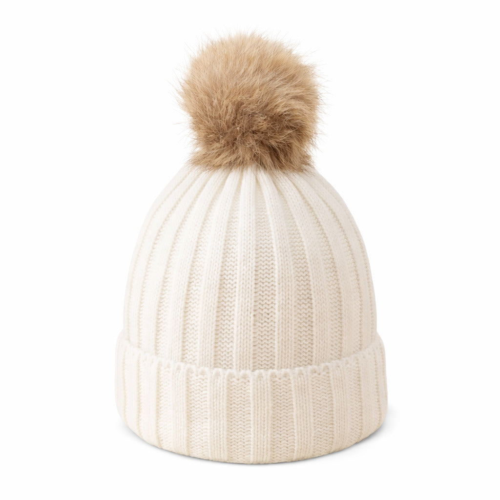 Bonnet en maille torsadée, accessoire tendance pour l'hiver