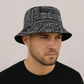 Bob bandana rouge avec motif streetwear, vue de face