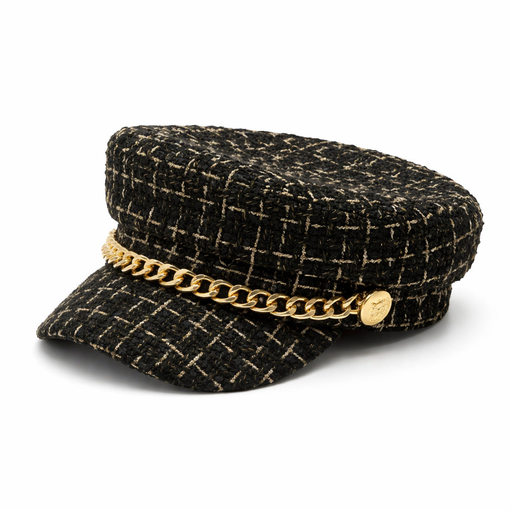 Vue de dessus d'un béret noir avec détails en chaîne