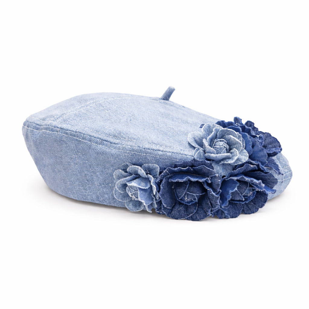 Gros plan sur la texture du béret en jean