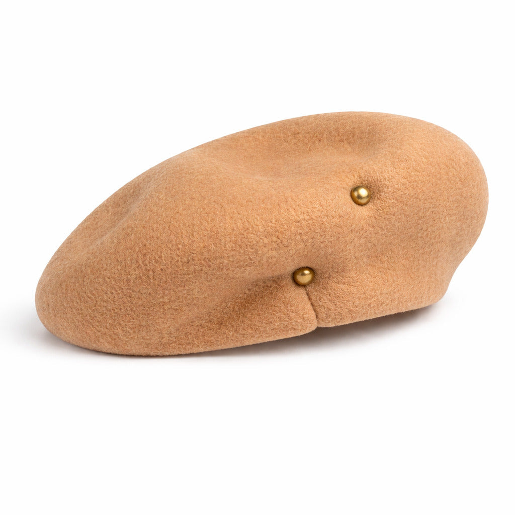 Béret en laine, vue de dessus, boutons visibles