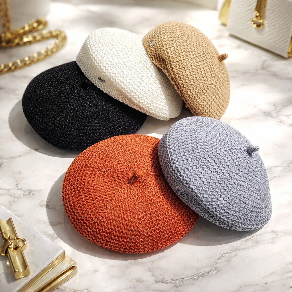 Gros plan sur un béret ajustable en coton respirant