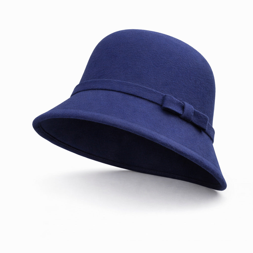 Détail du ruban sur un chapeau cloche, motif discret