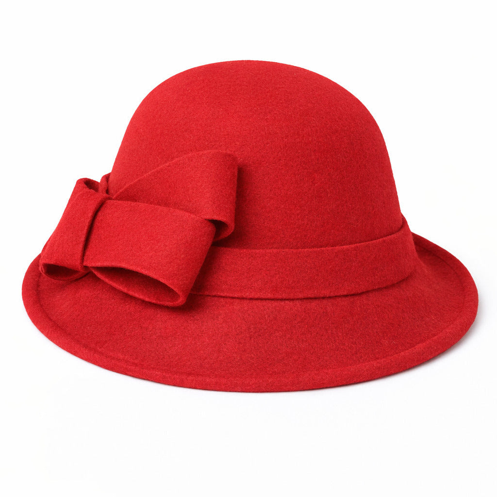 Chapeau cloche avec ruban décoratif, détail de couture