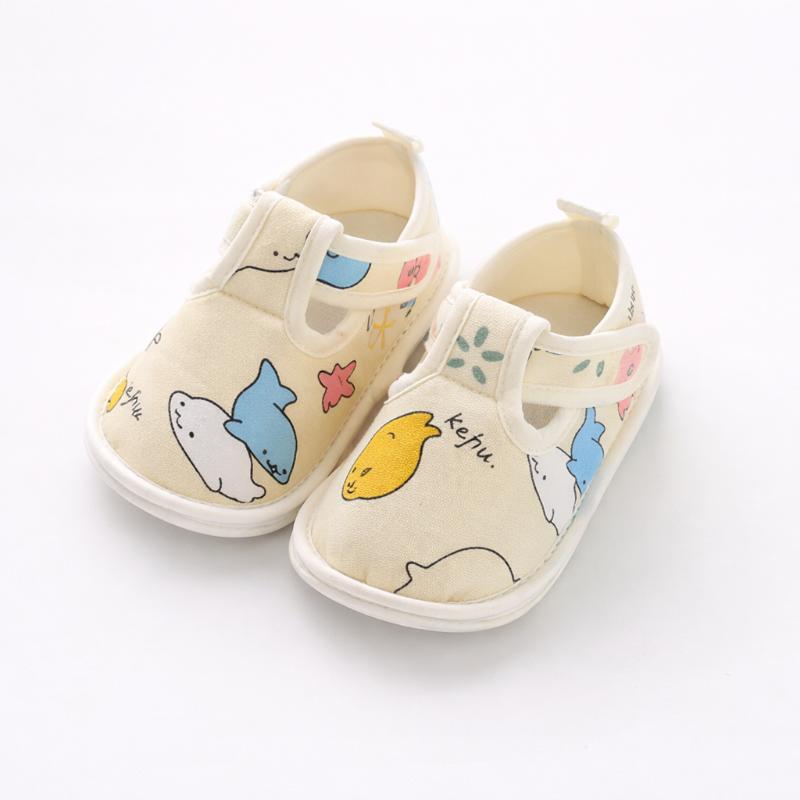 Chaussures enfant avec motif étoiles, semelle souple visible